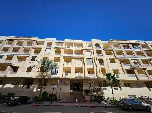 Apartmanhotel Florenza Khamsin Gurdaka