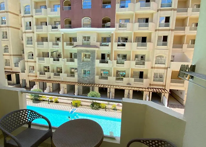 Apartmanhotel Florenza Khamsin Gurdaka