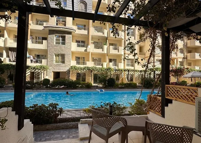 Apartmanhotel Florenza Khamsin 3*