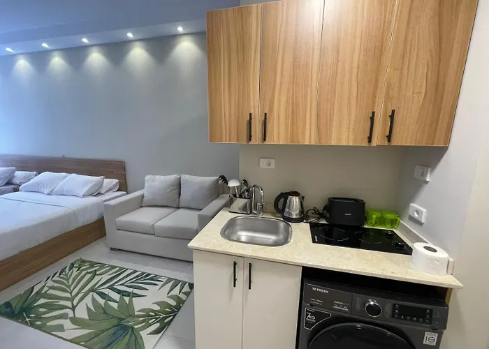 Apartmanhotel Florenza Khamsin Gurdaka